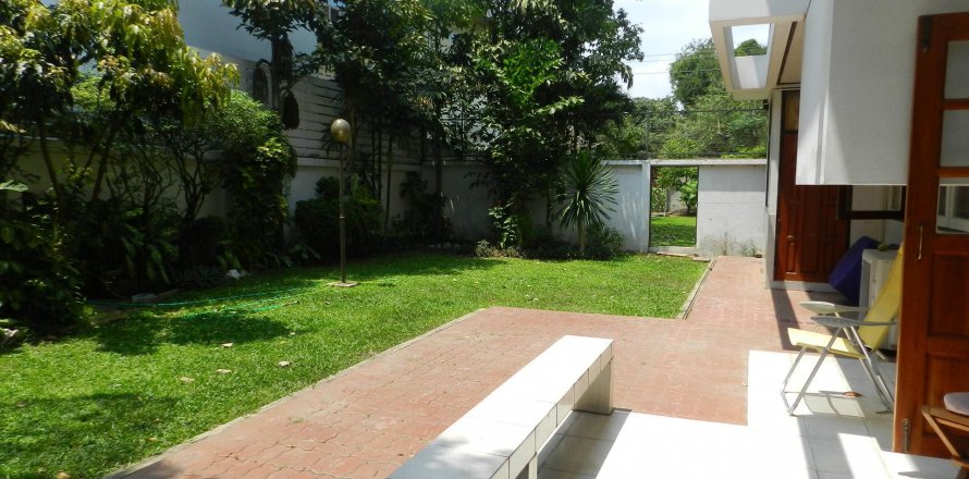 House in Bangkok, Thailand 3 bedrooms № 11200