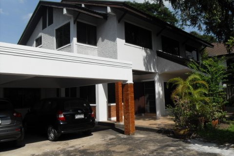 House in Bangkok, Thailand 3 bedrooms № 15179 - photo 1