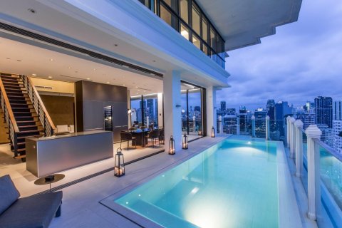 Condo in Bangkok, Thailand, 2 bedrooms  № 11802 - photo 1