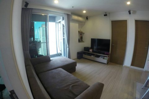 Condo in Bangkok, Thailand, 2 bedrooms  № 14223 - photo 1