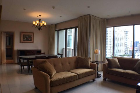 Condo in Bangkok, Thailand, 2 bedrooms  № 11769 - photo 1