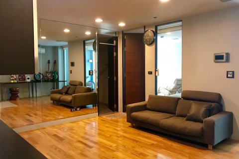 Condo in Bangkok, Thailand, 1 bedroom  № 13585 - photo 1