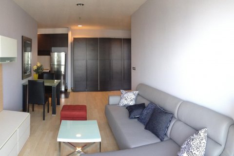 Condo in Bangkok, Thailand, 1 bedroom  № 15328 - photo 1