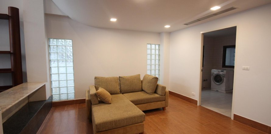 Townhouse in Bangkok, Thailand 4 bedrooms № 12993