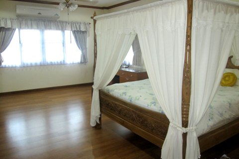 House in Pattaya, Thailand 5 bedrooms № 22941 - photo 10