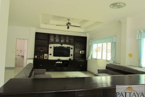 House in Pattaya, Thailand 4 bedrooms № 20878 - photo 2