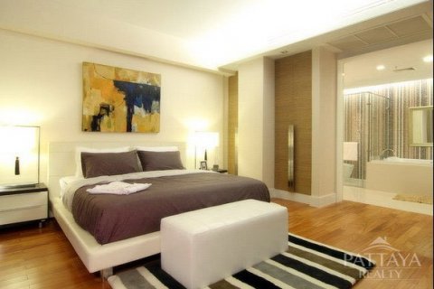 Condo in Pattaya, Thailand, 2 bedrooms  № 23109 - photo 2