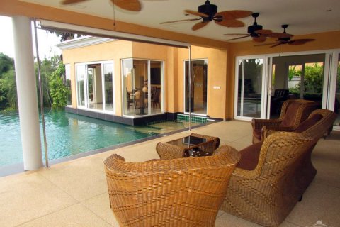 House in Pattaya, Thailand 5 bedrooms № 20120 - photo 18