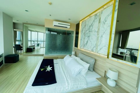 Condo in Bangkok, Thailand, 1 bedroom  № 24689 - photo 1