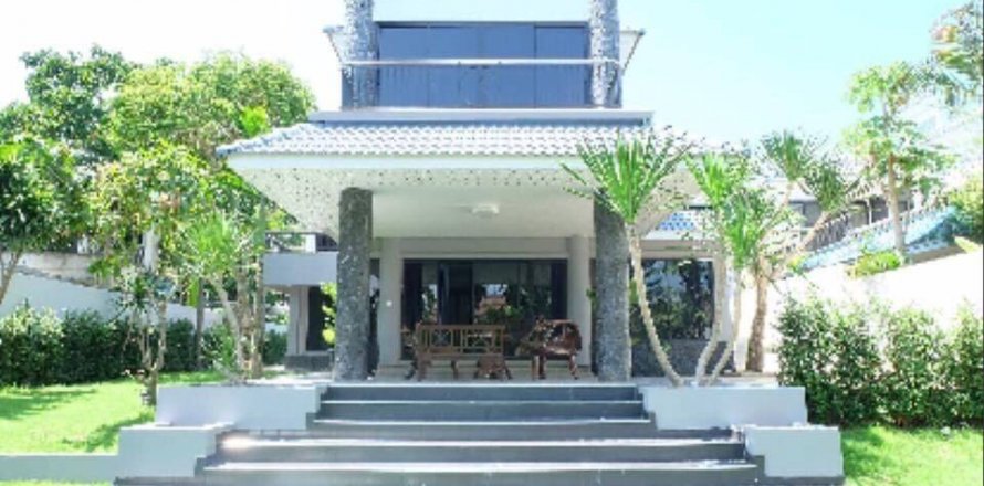 House in Pattaya, Thailand 5 bedrooms № 22186