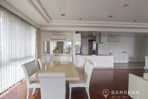 Condo in Bangkok, Thailand, 3 bedrooms  № 19388 - photo 6