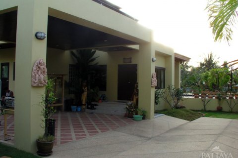 House in Pattaya, Thailand 4 bedrooms № 24381 - photo 15