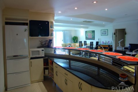 Condo on Jomtien Beach, Pattaya, Thailand, 3 bedrooms  № 22637 - photo 1