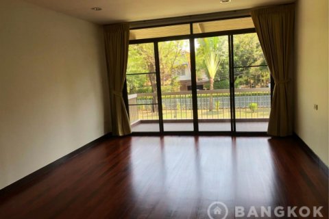 House in Bangkok, Thailand 3 bedrooms № 19415 - photo 5