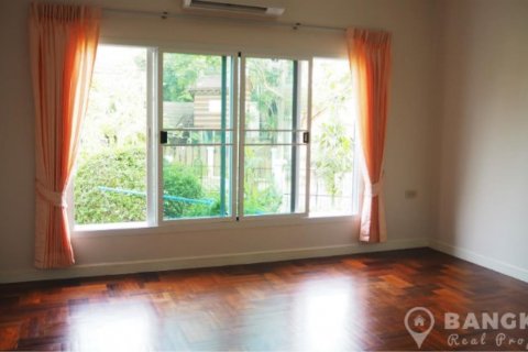 House in Bang Kaeo, Thailand 4 bedrooms № 19411 - photo 5