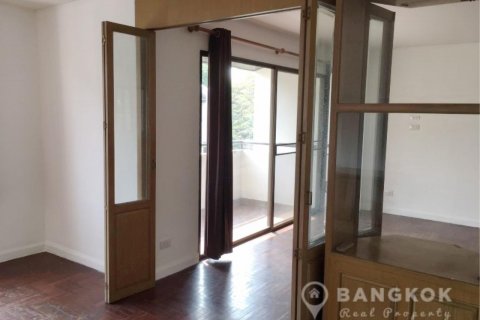 Townhouse in Bangkok, Thailand 4 bedrooms № 19449 - photo 6