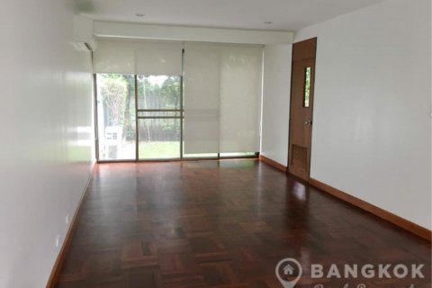 House in Bangkok, Thailand 5 bedrooms № 19485 - photo 4