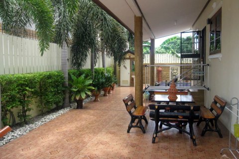 House in Pattaya, Thailand 5 bedrooms № 22941 - photo 29