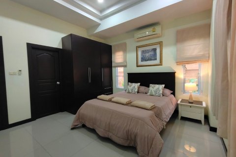 House in Pattaya, Thailand 20 bedrooms № 22417 - photo 19