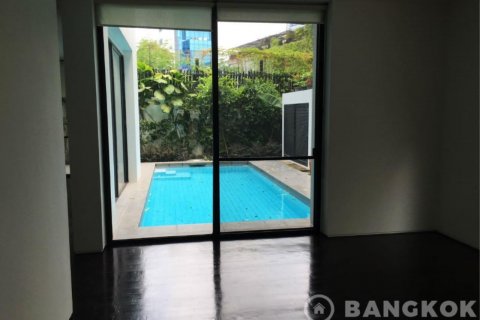 House in Bangkok, Thailand 4 bedrooms № 19502 - photo 5