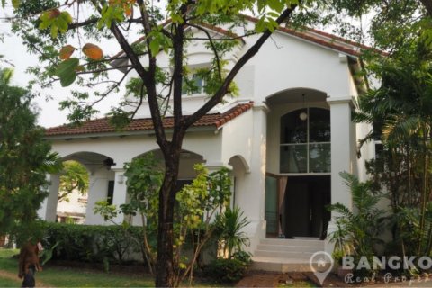 House in Bang Kaeo, Thailand 4 bedrooms № 19411 - photo 1