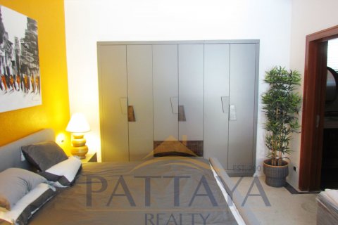 House in Pattaya, Thailand 4 bedrooms № 20876 - photo 1