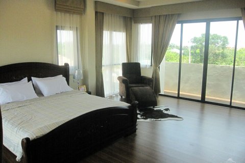 House in Pattaya, Thailand 4 bedrooms № 22897 - photo 19