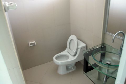 House in Pattaya, Thailand 2 bedrooms № 23433 - photo 21