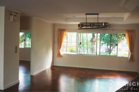 House in Bang Kaeo, Thailand 4 bedrooms № 19411 - photo 7