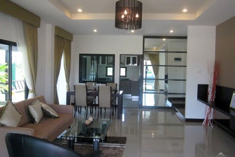 House in Pattaya, Thailand 4 bedrooms № 22897 - photo 5