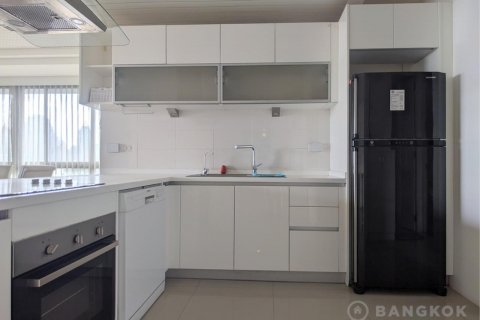 Condo in Bangkok, Thailand, 3 bedrooms  № 19388 - photo 7