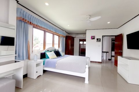 House in Pattaya, Thailand 4 bedrooms № 24655 - photo 22