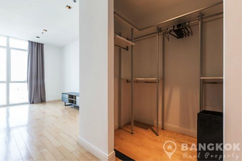 Condo in Bangkok, Thailand, 3 bedrooms  № 19444 - photo 13