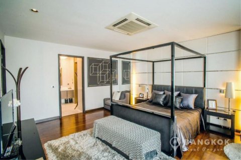 Townhouse in Bangkok, Thailand 4 bedrooms № 19381 - photo 8