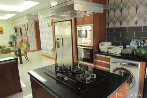 House in Pattaya, Thailand 4 bedrooms № 21274 - photo 22