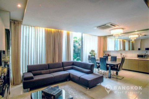 Townhouse in Bangkok, Thailand 4 bedrooms № 19381 - photo 2
