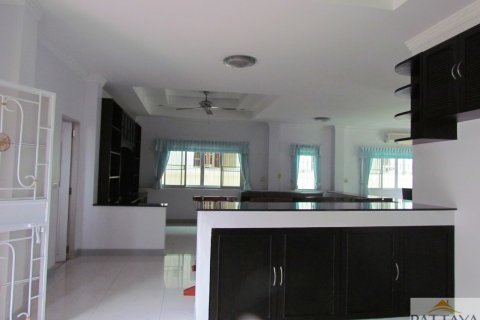 House in Pattaya, Thailand 4 bedrooms № 20878 - photo 12