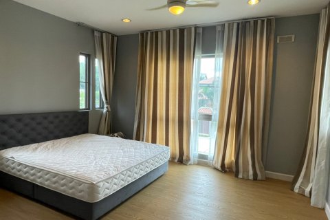 House in Pattaya, Thailand 4 bedrooms № 22410 - photo 2
