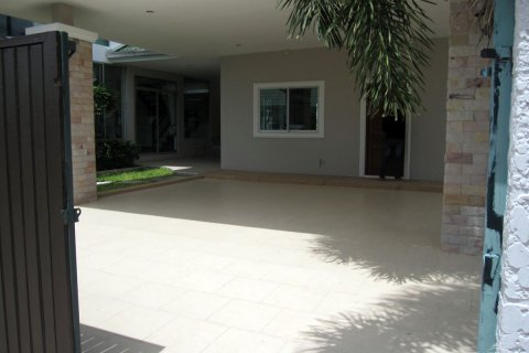 House in Pattaya, Thailand 3 bedrooms № 23256 - photo 4