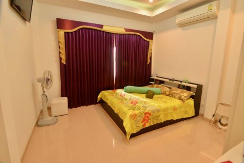House in Pattaya, Thailand 3 bedrooms № 22100 - photo 1