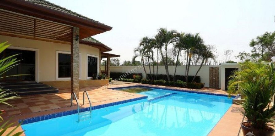 House in Pattaya, Thailand 4 bedrooms № 19859