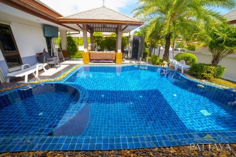 House in Pattaya, Thailand 3 bedrooms № 21306 - photo 2