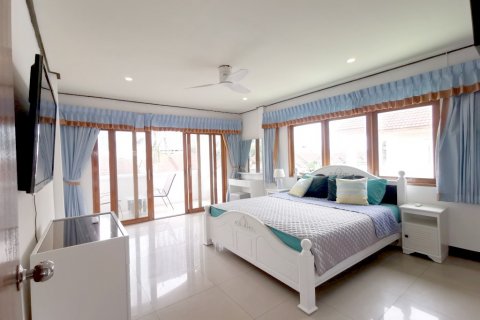 House in Pattaya, Thailand 4 bedrooms № 24655 - photo 23