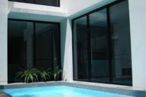 House in Bangkok, Thailand 4 bedrooms № 19502 - photo 1