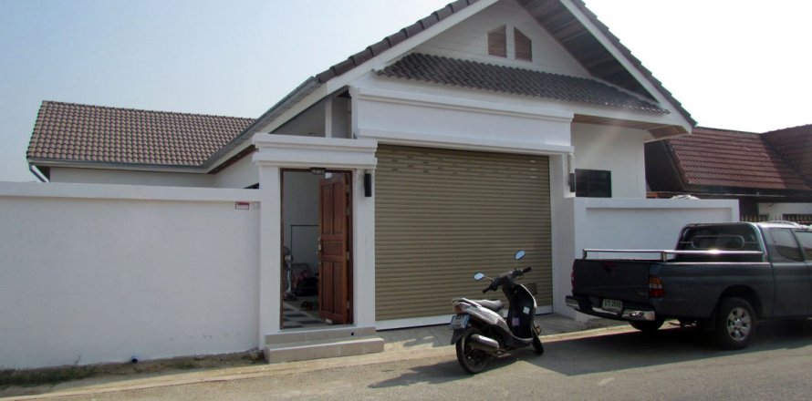 House in Pattaya, Thailand 3 bedrooms № 24099