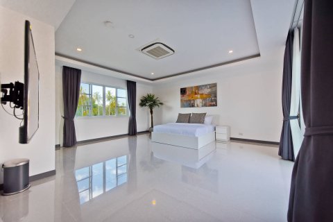 House in Pattaya, Thailand 5 bedrooms № 21797 - photo 22