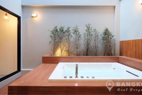 Townhouse in Bangkok, Thailand 3 bedrooms № 19442 - photo 4