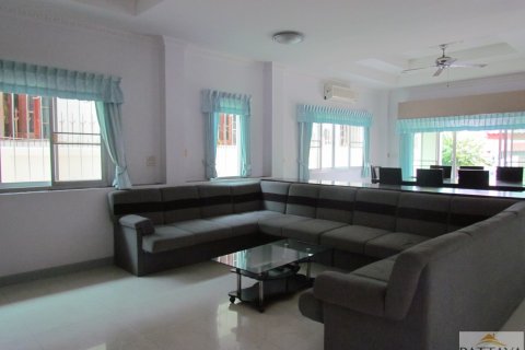 House in Pattaya, Thailand 4 bedrooms № 20878 - photo 22