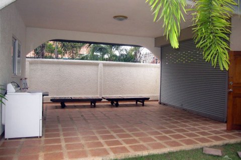 House in Pattaya, Thailand 3 bedrooms № 23051 - photo 28