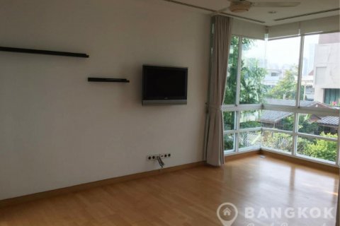 House in Bangkok, Thailand 4 bedrooms № 19479 - photo 12